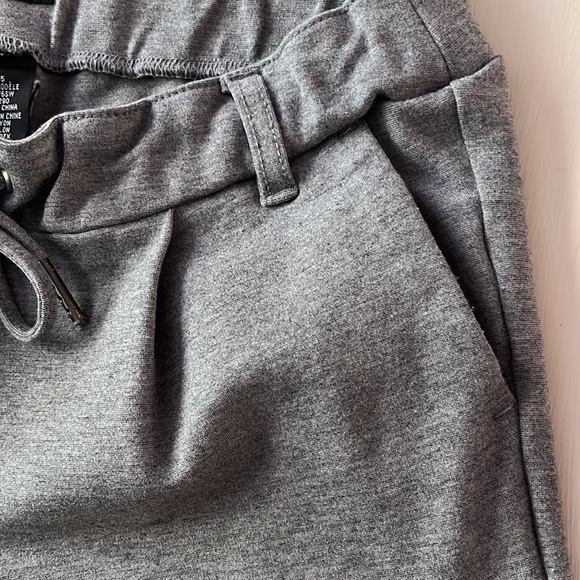 Grey Pleated pants - Picture 5 of 8